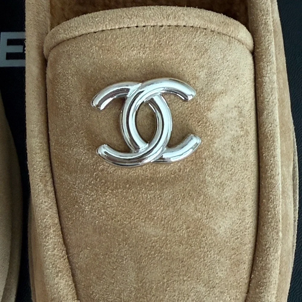 Chanel Tan Logo Slingback Loafers with shearling lining SZ 40 NEW/ full set - Picture 9 of 9